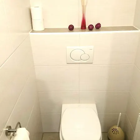 埃德尔霍夫公寓酒店 *