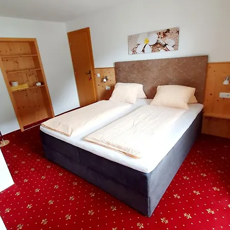 埃德尔霍夫公寓酒店 * 迈尔霍芬